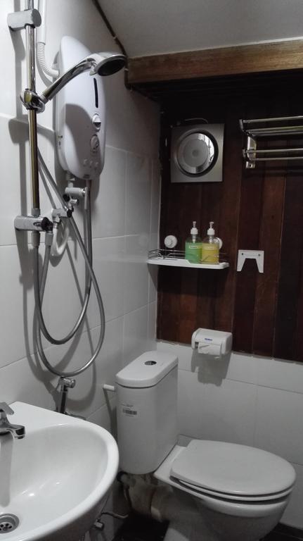 Silver Shine Guesthouse جورج تاون الغرفة الصورة